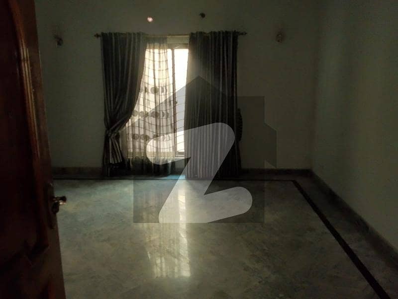 10 Marla Lower Portion Available For Rent 10 Marla Lower Portion Available For Rent