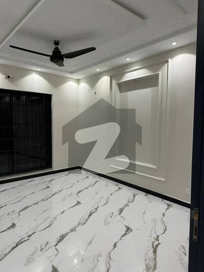 10 MARLA BRAND NEW UPPER PORTION AVAILABLE FOR RENT IN UET SOCIETY WITH GASS