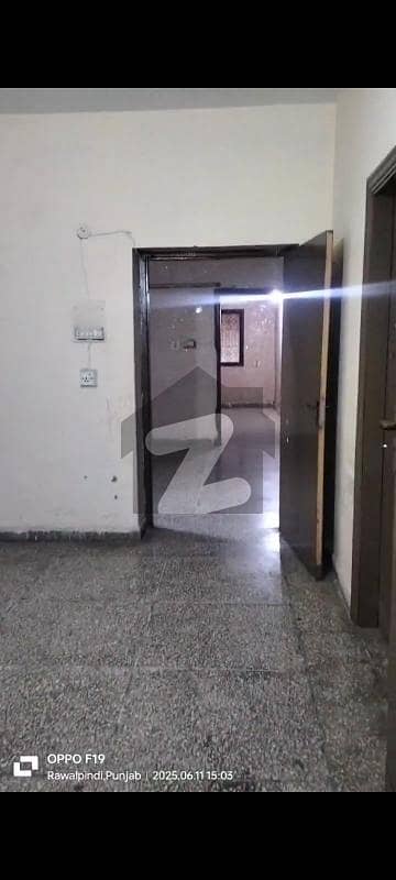 پشاور روڈ راولپنڈی میں 3 کمروں کا 9 مرلہ مکان 65.0 ہزار میں کرایہ پر دستیاب ہے۔