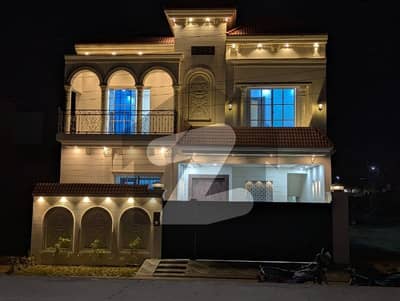 Exquisite 10 Marla Luxury House On Main Boulevard Wapda Town Phase 1, Multan