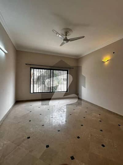 1.2 KANAL DOUBLE STOREY IS AVAILABLE FOR RENT IN I-8 ISLAMABAD.