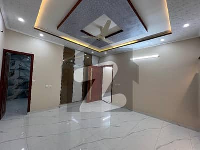 ای ۔ 11 اسلام آباد میں 6 کمروں کا 1 کنال مکان 4.0 لاکھ میں کرایہ پر دستیاب ہے۔