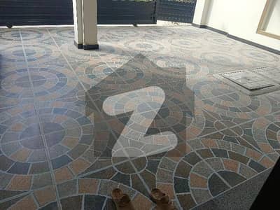 ٹاپ سٹی 1 اسلام آباد میں 5 کمروں کا 10 مرلہ مکان 1.3 لاکھ میں کرایہ پر دستیاب ہے۔