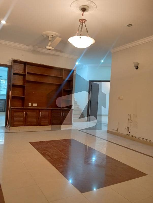 E 11 At Good Location House Available 4-Bedrooms 2-DD 2-TvL 2-Kitchen E 11 At Good Location House Available 4-Bedrooms 2-DD 2-TvL 2-Kitchen