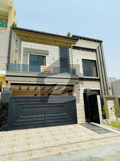 ایل ڈی اے ایوینیو ۔ بلاک جے ایل ڈی اے ایوینیو,لاہور میں 6 کمروں کا 10 مرلہ مکان 3.99 کروڑ میں برائے فروخت۔