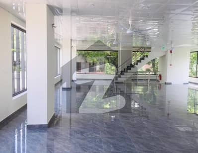جی ۔ 8 اسلام آباد میں 1 کنال عمارت 9.5 لاکھ میں کرایہ پر دستیاب ہے۔