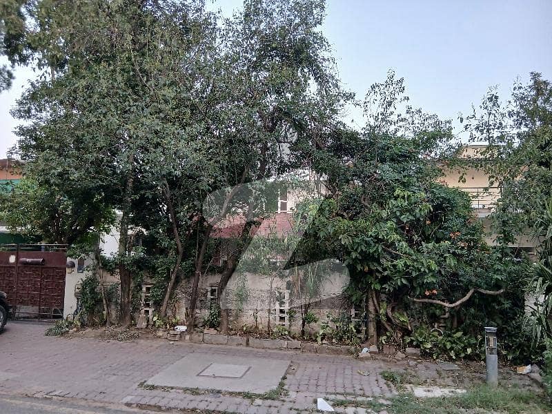 ایف ۔ 6/1 ایف ۔ 6,اسلام آباد میں 5 کمروں کا 18 مرلہ مکان 25.0 کروڑ میں برائے فروخت۔ ایف ۔ 6/1 ایف ۔ 6,اسلام آباد میں 5 کمروں کا 18 مرلہ مکان 25.0 کروڑ میں برائے فروخت۔