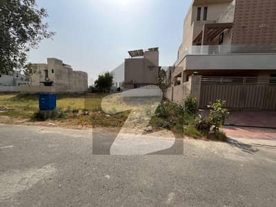 Dha Phase 8 IvY green. 5 marla plot for sale