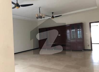 14 Marla like Brend thare side open Besment Avilable For Rent in G 13/3