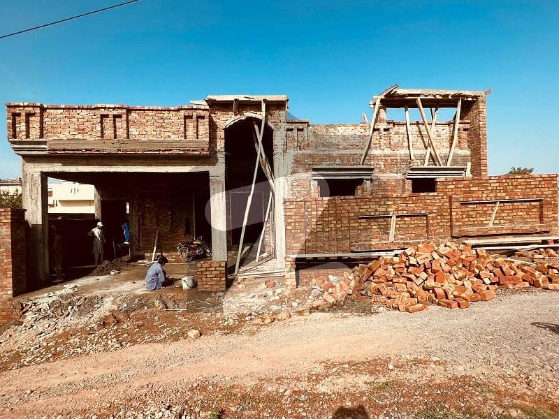 10 Marla Single Storey House Available For Sale. 10 Marla Single Storey House Available For Sale.