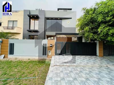 ڈی ایچ اے 9 ٹاؤن ڈیفنس (ڈی ایچ اے),لاہور میں 3 کمروں کا 5 مرلہ مکان 2.2 کروڑ میں برائے فروخت۔