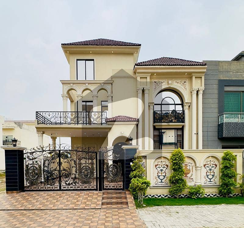 10 Marla Luxury House For Sale 10 Marla Luxury House For Sale