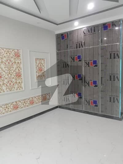 10 Marla barnd new portion rent out