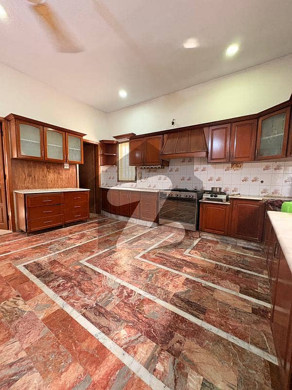 NEAR CLIFTON 500 YARD BUNGALOW FOR SALE NEAR CLIFTON 500 YARD BUNGALOW FOR SALE