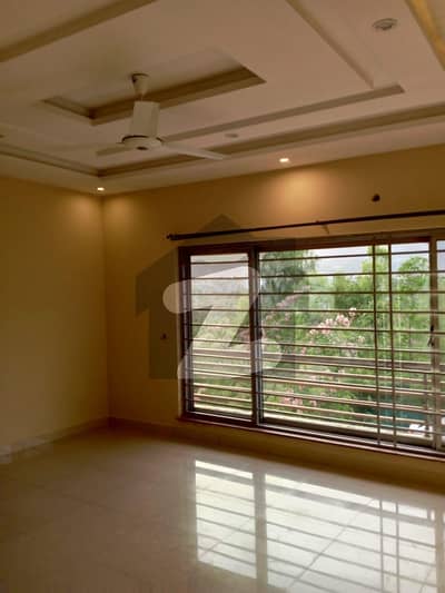 D -12 Upper Portion 3 Bedroom For Rent