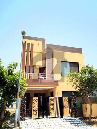 FIVE MARLA BEAUTIFUL BRAND NEW MODERN HOUSE FOR SALE NEAR PARK, MOSQUE AND MARKET IN BAHRIA ORCHARD PHASE 2