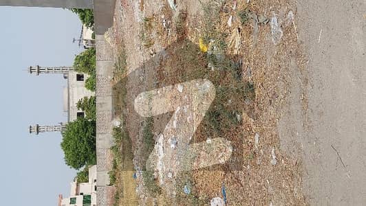 10 Marla plot available for sale