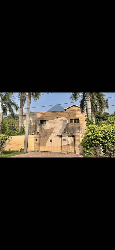 2 Kanal Corner House (Old Construction) for Sale