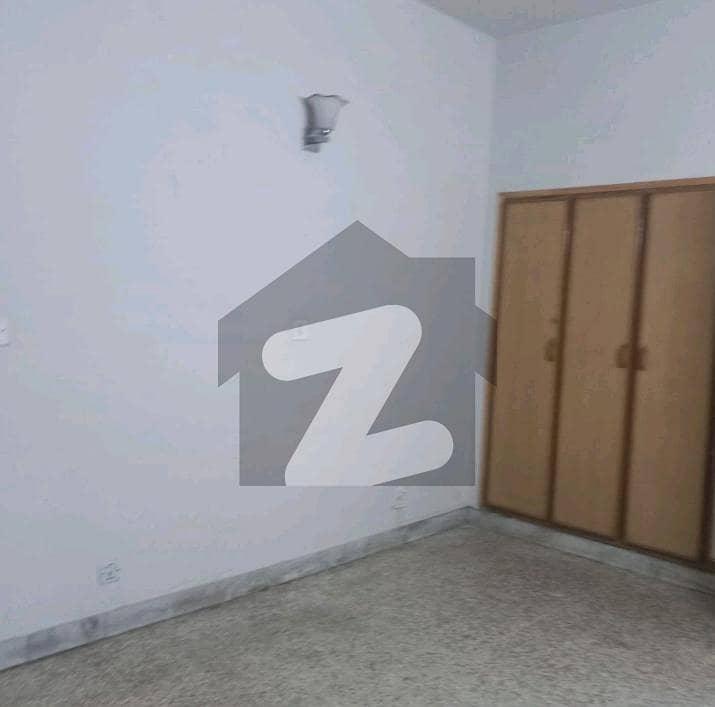 300 Square Feet Flat For rent In G-10 300 Square Feet Flat For rent In G-10