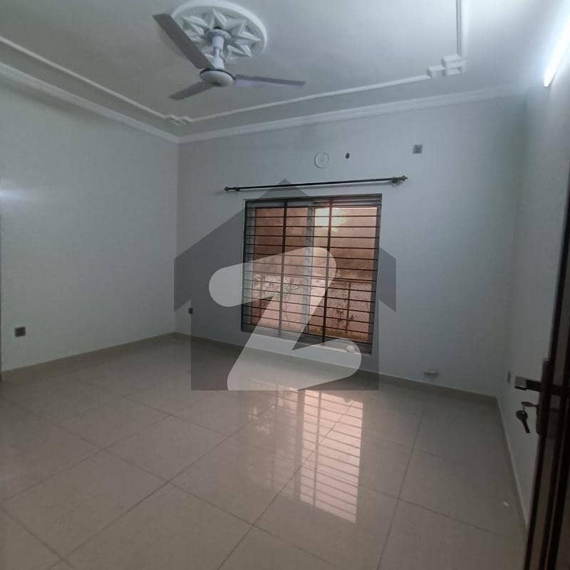 35x7o Ground Portion 3 Bedroom Attached Bathroom Drawing Room Tv Lounge Kitchen For Rent In G-13 35x7o Ground Portion 3 Bedroom Attached Bathroom Drawing Room Tv Lounge Kitchen For Rent In G-13