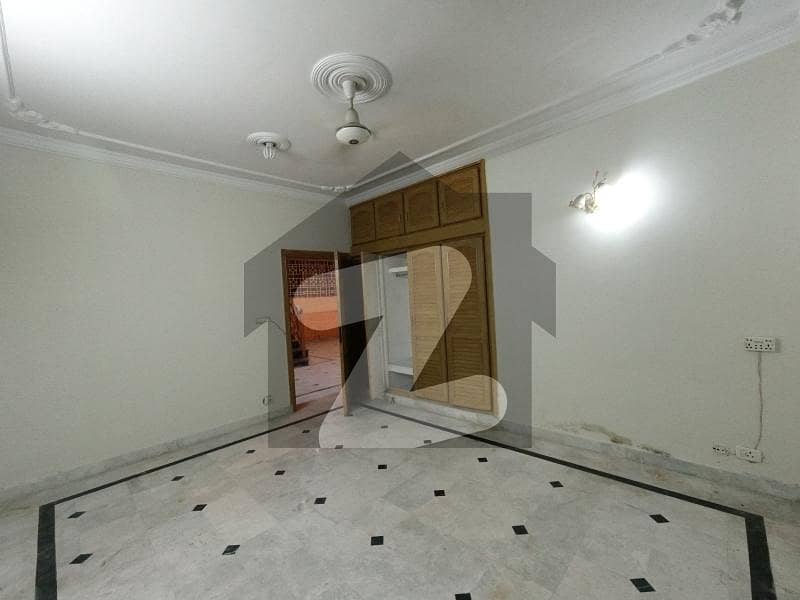 3200 Square Feet House Is Available For sale 3200 Square Feet House Is Available For sale
