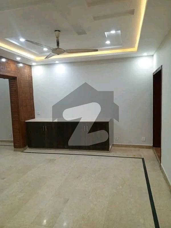 آئی ۔ 8 اسلام آباد میں 4 کمروں کا 1 کنال بالائی پورشن 2.75 لاکھ میں کرایہ پر دستیاب ہے۔ آئی ۔ 8 اسلام آباد میں 4 کمروں کا 1 کنال بالائی پورشن 2.75 لاکھ میں کرایہ پر دستیاب ہے۔