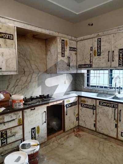 10 Marla House Available For Rent