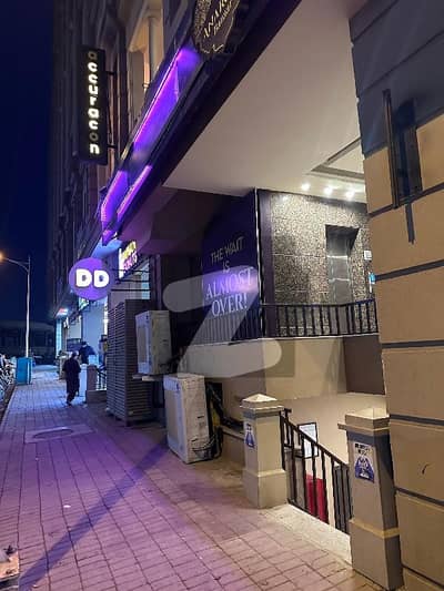 BEAUTIFUL LOCATION 1278 SFT IN FRONT OF Punjab cash and carry.
