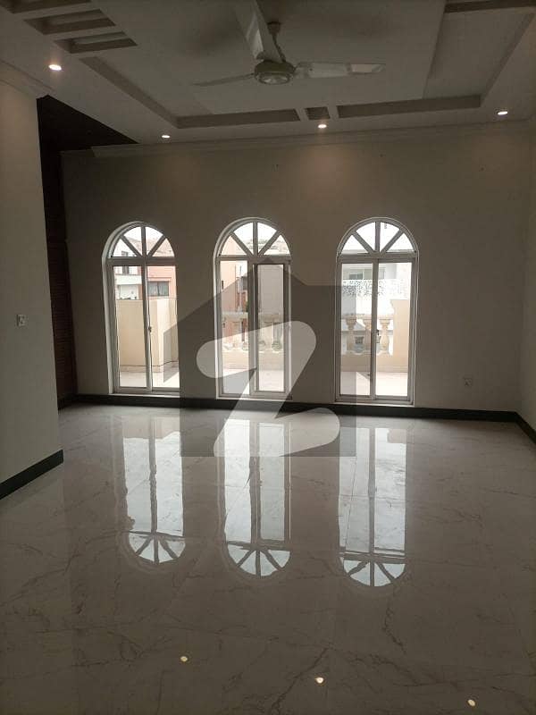 24 Marla House Available For Sale 24 Marla House Available For Sale