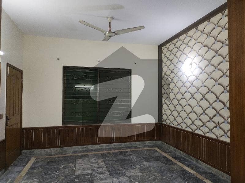 واپڈا ٹاؤن لاہور میں 3 کمروں کا 5 مرلہ مکان 2.15 کروڑ میں برائے فروخت۔