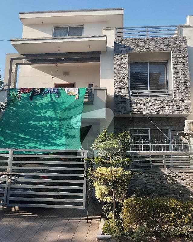 جی ۔ 13 اسلام آباد میں 2 کمروں کا 7 مرلہ بالائی پورشن 85.0 ہزار میں کرایہ پر دستیاب ہے۔ جی ۔ 13 اسلام آباد میں 2 کمروں کا 7 مرلہ بالائی پورشن 85.0 ہزار میں کرایہ پر دستیاب ہے۔