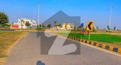 Golden Chance For Buy One Kanal Possession Plot Near DHA Raya And Surrounding Houses Golden Chance For Buy One Kanal Possession Plot Near DHA Raya And Surrounding Houses