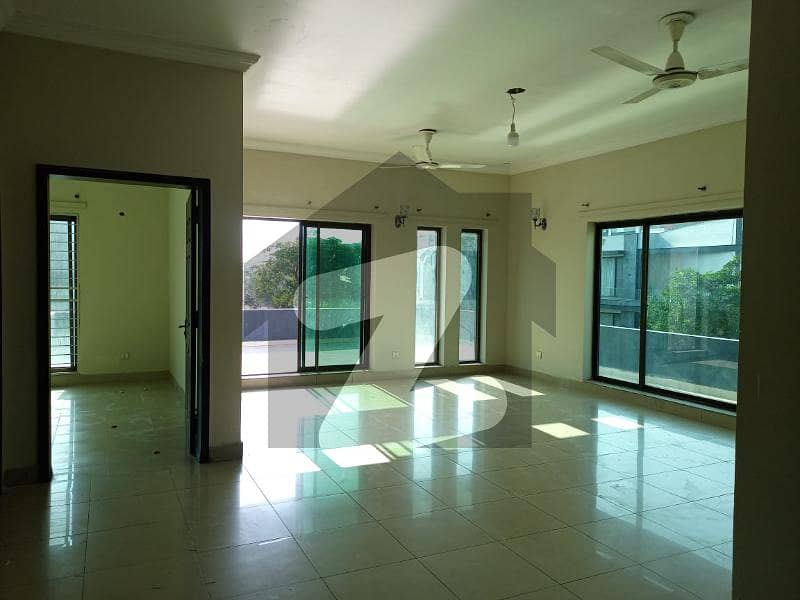 KANAL UPPER PORTION NEAR TO MARKET KANAL UPPER PORTION NEAR TO MARKET