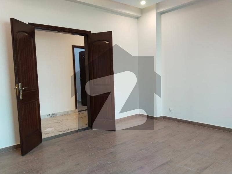 10 Marla House Is Available For Sale 10 Marla House Is Available For Sale