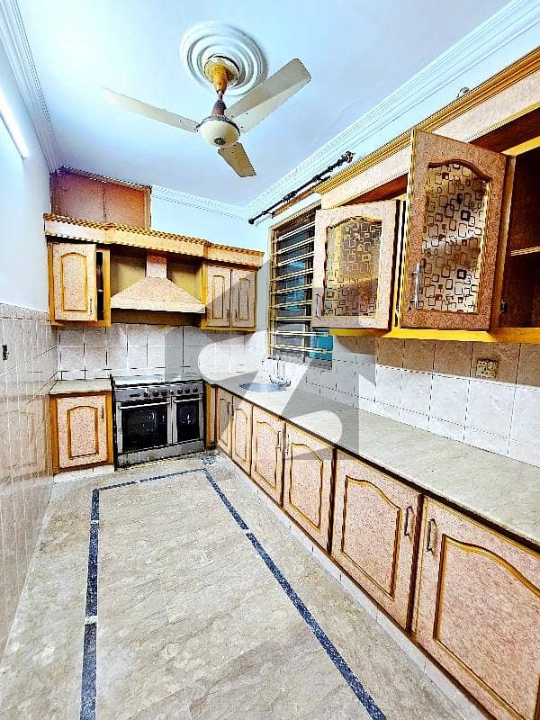 3060 گراؤنڈ پوریشن جی 13 خوبصورت لوکیشن 3060 گراؤنڈ پوریشن جی 13 خوبصورت لوکیشن