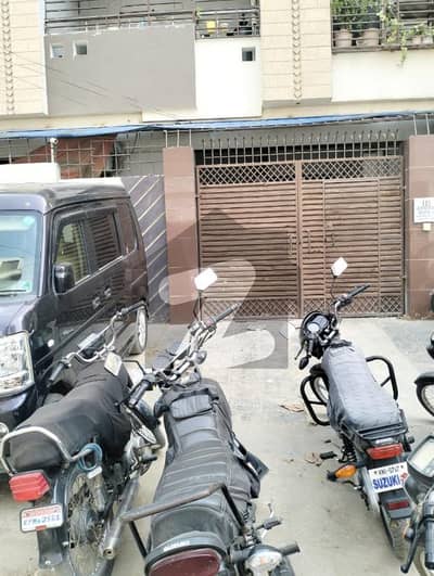 مقبول آباد سوسائٹی کراچی میں 4 کمروں کا 11 مرلہ زیریں پورشن 4.25 کروڑ میں برائے فروخت۔
