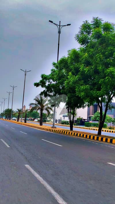 ڈی ایچ اے فیز 7 - بلاک پی فیز 7,ڈیفنس (ڈی ایچ اے),لاہور میں 1 کنال رہائشی پلاٹ 3.7 کروڑ میں برائے فروخت۔