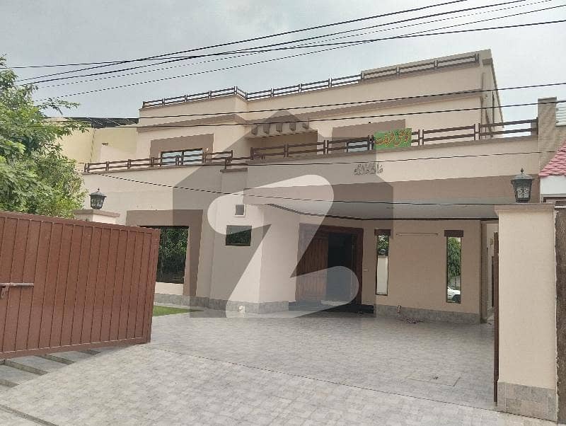 این ایف سی 1 لاہور میں 7 کمروں کا 1 کنال مکان 6.5 کروڑ میں برائے فروخت۔ این ایف سی 1 لاہور میں 7 کمروں کا 1 کنال مکان 6.5 کروڑ میں برائے فروخت۔