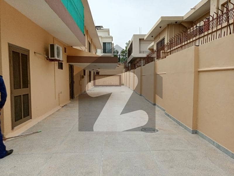 ایف ۔ 8 اسلام آباد میں 4 کمروں کا 1 کنال مکان 6.8 لاکھ میں کرایہ پر دستیاب ہے۔ ایف ۔ 8 اسلام آباد میں 4 کمروں کا 1 کنال مکان 6.8 لاکھ میں کرایہ پر دستیاب ہے۔