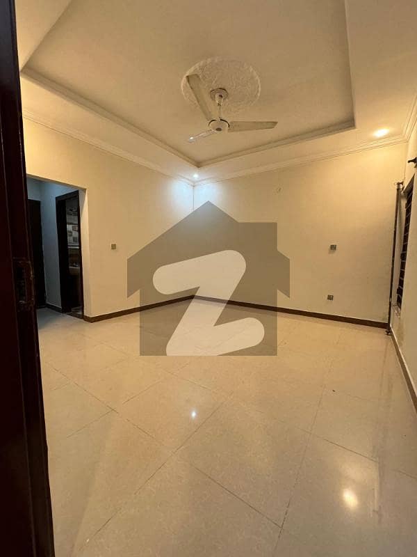 ای ۔ 11 اسلام آباد میں 5 کمروں کا 16 مرلہ زیریں پورشن 2.4 لاکھ میں کرایہ پر دستیاب ہے۔ ای ۔ 11 اسلام آباد میں 5 کمروں کا 16 مرلہ زیریں پورشن 2.4 لاکھ میں کرایہ پر دستیاب ہے۔