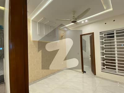LOWER PORTION FOR RENT IN NASHEMAN IQBAL PHASE 2