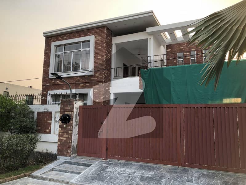 1 Kanal Slightly Used Upper Portion In Sui Gas Society Near LGS Phase 5 1 Kanal Slightly Used Upper Portion In Sui Gas Society Near LGS Phase 5