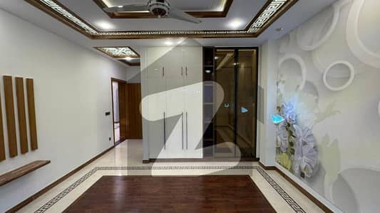 گلبرگ ریزیڈنشیا گلبرگ,اسلام آباد میں 6 کمروں کا 1 کنال مکان 1.9 لاکھ میں کرایہ پر دستیاب ہے۔