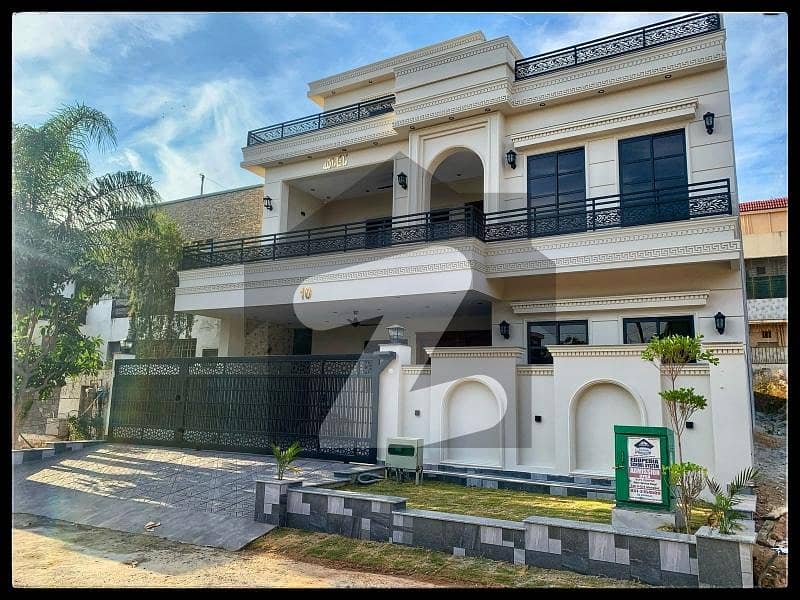 40x80 brand new house for sale in G13 40x80 brand new house for sale in G13