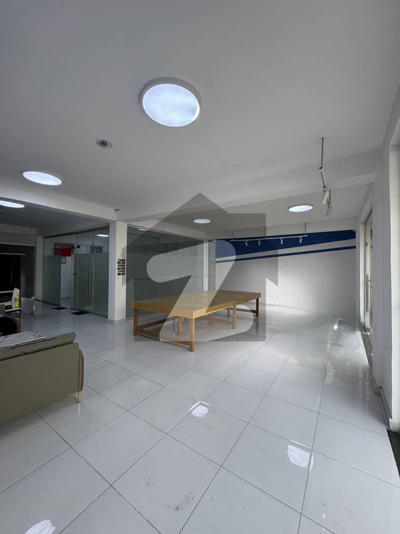 Spacious / Office Space / Commercial Space / Display Space For Rent Spacious / Office Space / Commercial Space / Display Space For Rent