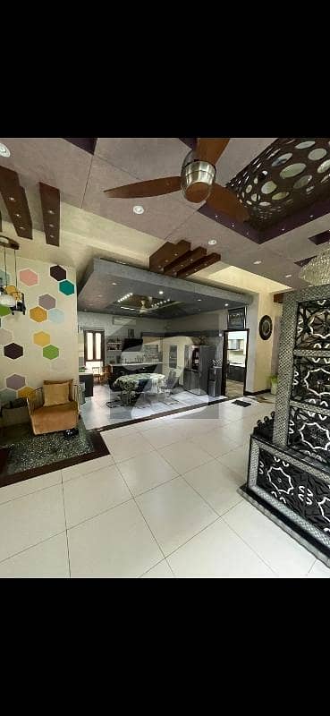 Defence VII 1000yards 6 Beds Pool Basement 5 To 6 Years Old Spanish Tiled Flooring Italian Bath Ashrays Kitchen Muhagni Wood Architect Designed Huge Lawn N Parking