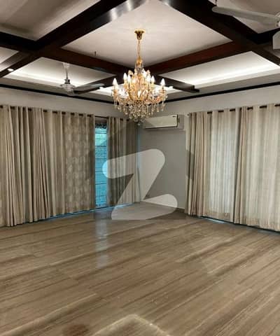 ایف ۔ 7 اسلام آباد میں 6 کمروں کا 1 کنال مکان 10.0 لاکھ میں کرایہ پر دستیاب ہے۔