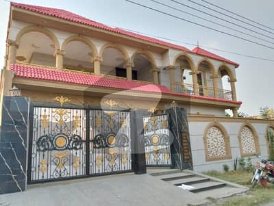ایلیٹ ٹاؤن لاہور میں 6 کمروں کا 1 کنال مکان 3.0 کروڑ میں برائے فروخت۔