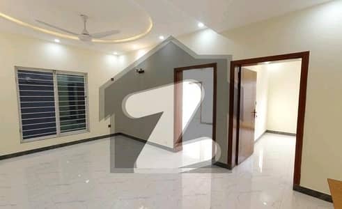 1000 Square Yards House Up For sale In F-8/2