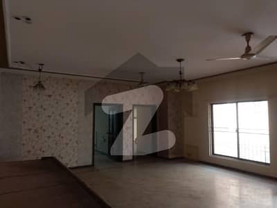 1 Kanal Upper Portion 3 Beds